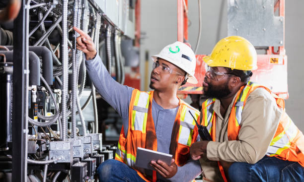 Best Electrical Contractors for Businesses  in Roseville, MN